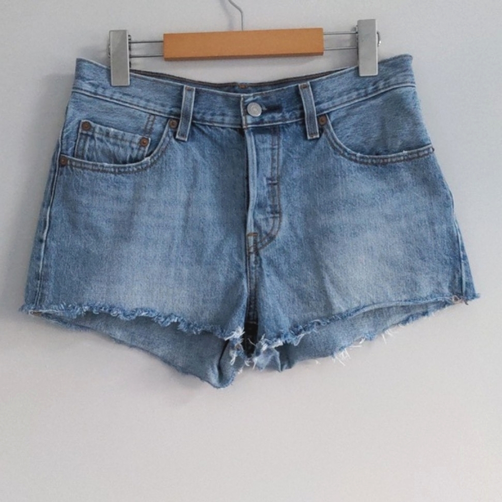 LEVI'S | 501 Original Denim Shorts Light Wash Cut Off, Blue, Womens Size 27